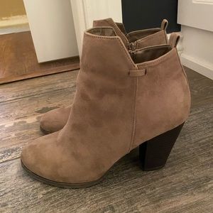 Women’s ankle bootie